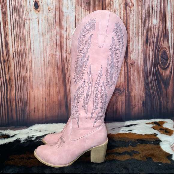 Pink Cowgirl Boots - Picture 3 of 8
